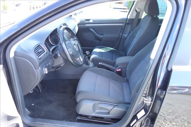 Volkswagen Golf 1,6 TDi 77KW, TRENDLINE. - fotka 9 z 27
