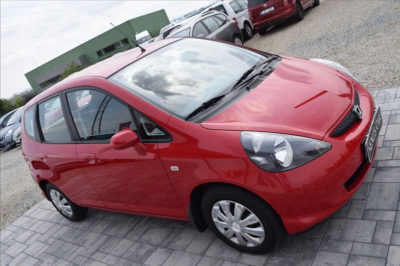 Honda Jazz 1,3 i 57KW NOVÁ STK BEZ KOROZE - fotka 4 z 45