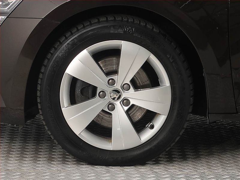 Škoda Superb (2020) 2.0 TDI, 4X4, Automat, Kůže - fotka 15 z 19