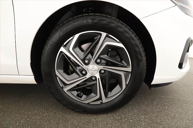 Hyundai i30 (2023) Smart 1.0 T-GDI, ČR,1.maj - fotka 16 z 16