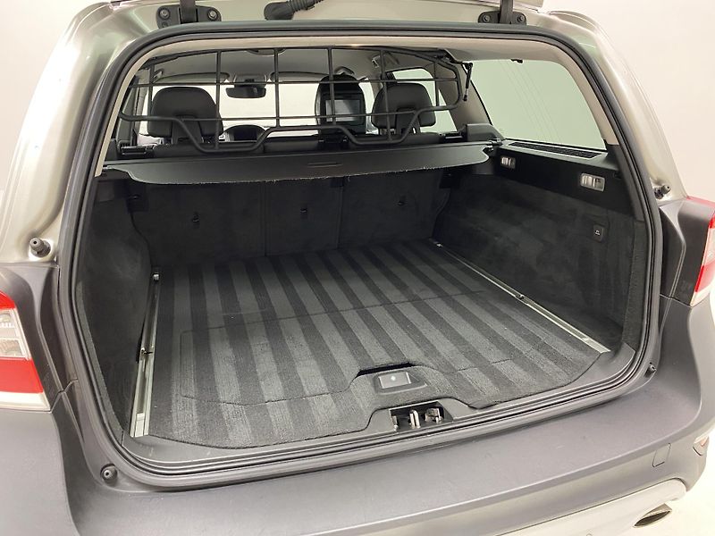 Volvo XC70 D3 AWD SUMMUM AUT - fotka 6 z 45