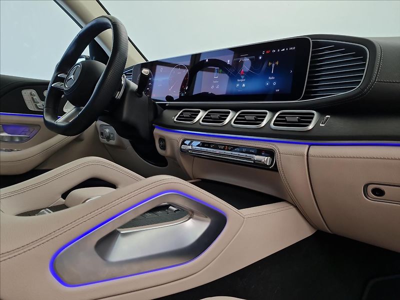 Mercedes-Benz GLS 450 d 4MATIC AMG Line - fotka 16 z 23