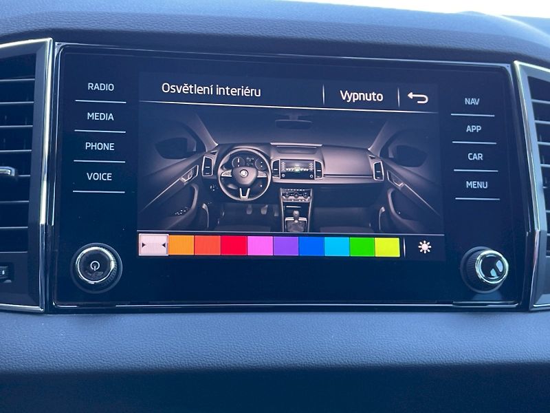 Škoda Karoq (2019) 1.5 TSI 110 kW DSG Style Plus - fotka 22 z 35