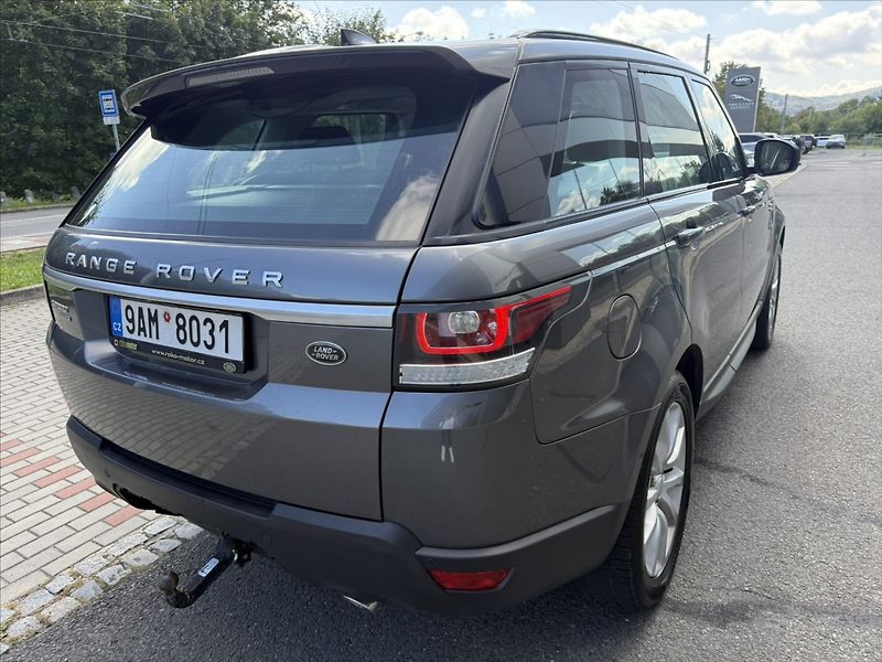 Land Rover Range Rover Sport 3,0 SE SDV6 - fotka 7 z 26