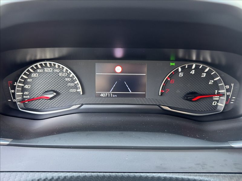 Peugeot 2008 1,2 i ALLURE DPH 1.maj původČR - fotka 26 z 50