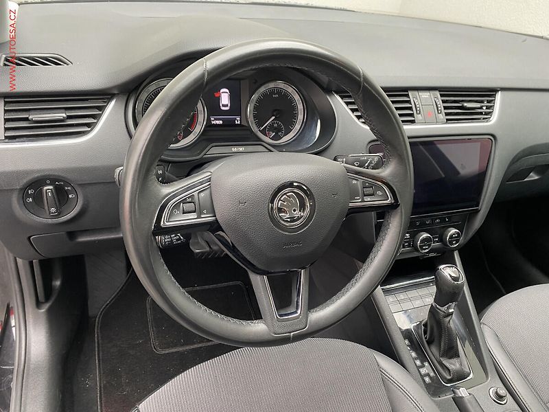 Škoda Octavia (2019) 1.6 TDi, Style, DSG, navi - fotka 14 z 18