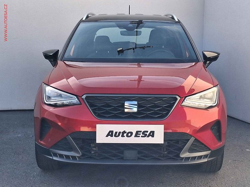 Seat Arona (2023) 1.0 TSi, FR, LED, kamera - fotka 2 z 19