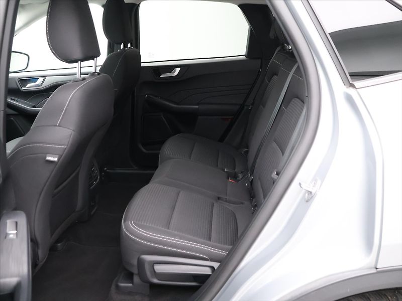Ford Kuga 2,5 Hybrid 140kW AWD Titanium - fotka 15 z 28
