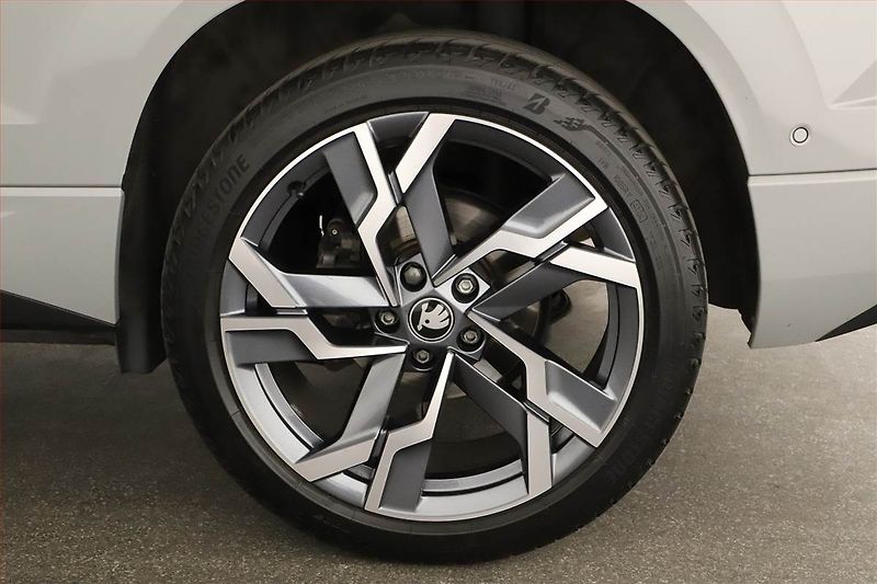 Škoda Karoq (2025) 2.0 TDI, SPORTLINE, AUTOMAT - fotka 17 z 17