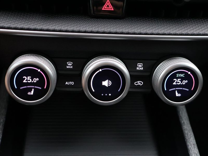 Škoda Superb 2,0 TSI 110KW SELECTION DPH - fotka 29 z 38