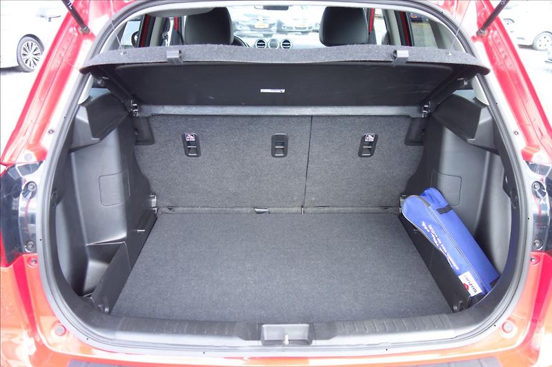 Suzuki Vitara 1,4 BJet,ČR,SERV.KN.,ELEGANCE. - fotka 16 z 40