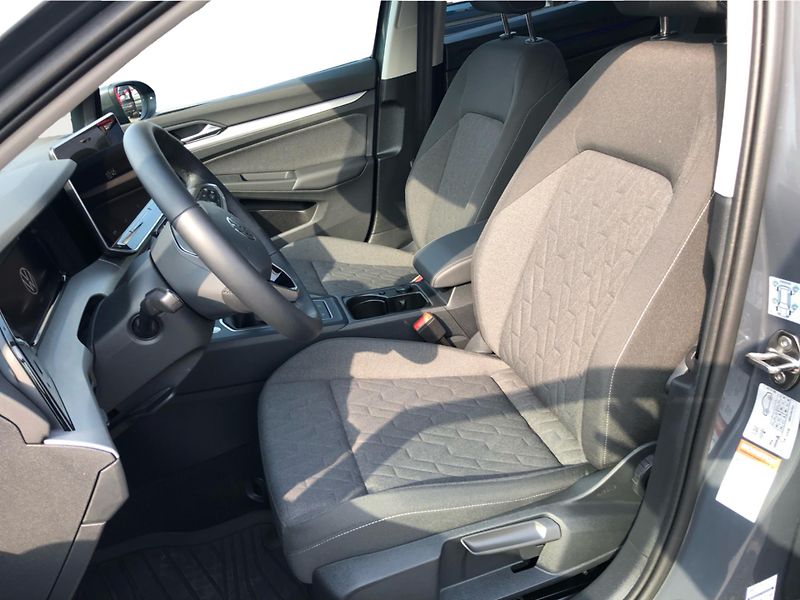 Volkswagen Golf 1.5 TSi LIFE - fotka 11 z 28
