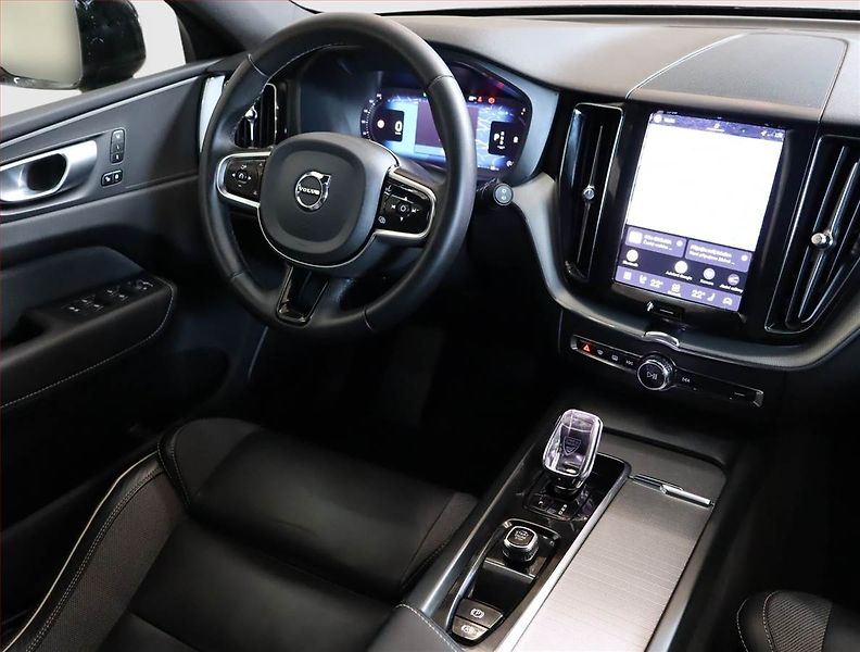 Volvo XC60 (2023) B4 AWD - fotka 7 z 27