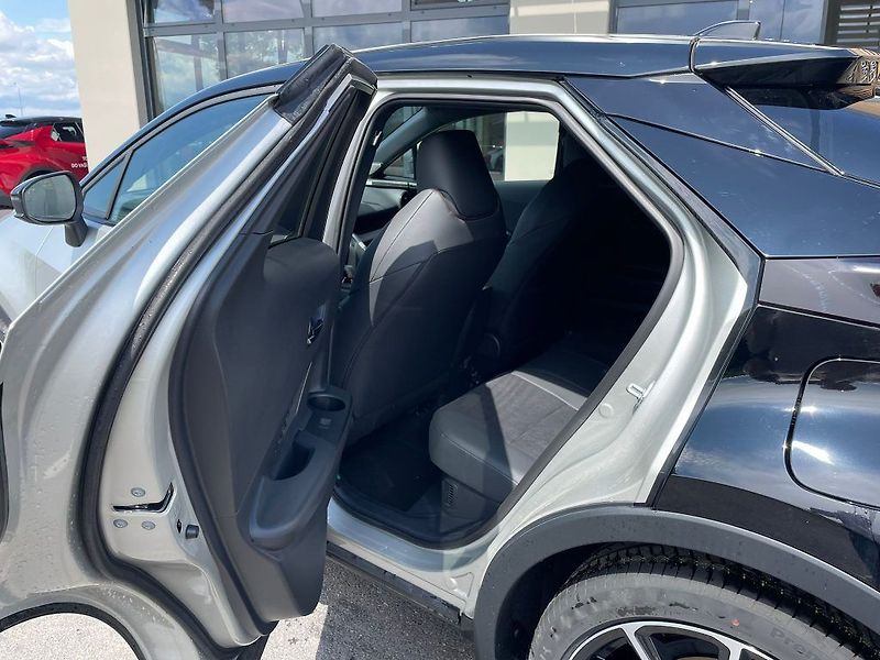 Toyota C-HR 2.0 Hybrid 4x4 GR Sport Premie - fotka 17 z 19