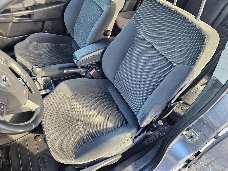 Opel Astra (2004) 1.6 16v PĚKNÝ STAV,  SPLÁTKY  - fotka 12 z 23