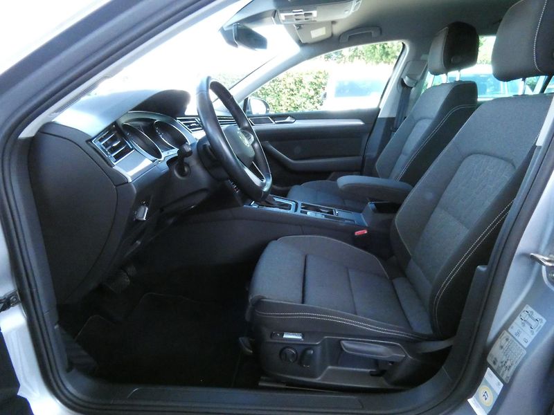 Volkswagen Passat Variant Business 2.0 TDI DSG - fotka 19 z 30