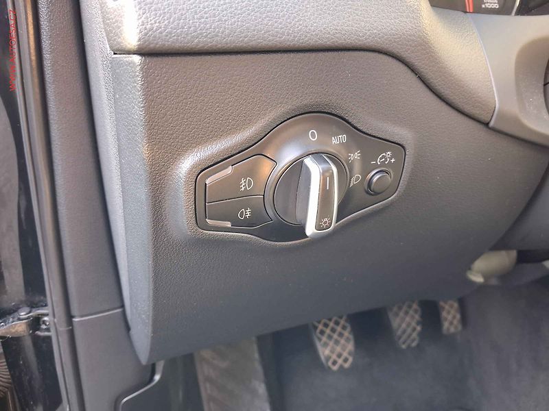 Audi Q5 (2012) 2.0 TDi quattro, S-line, TZ - fotka 15 z 15