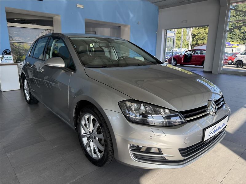Volkswagen Golf 1,4   TSI 92kW,HIGHLINE,SERVIS - fotka 1 z 24