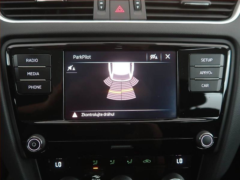 Škoda Octavia (2019) Ambition 1.6 TDI, Serv.kniha - fotka 18 z 19