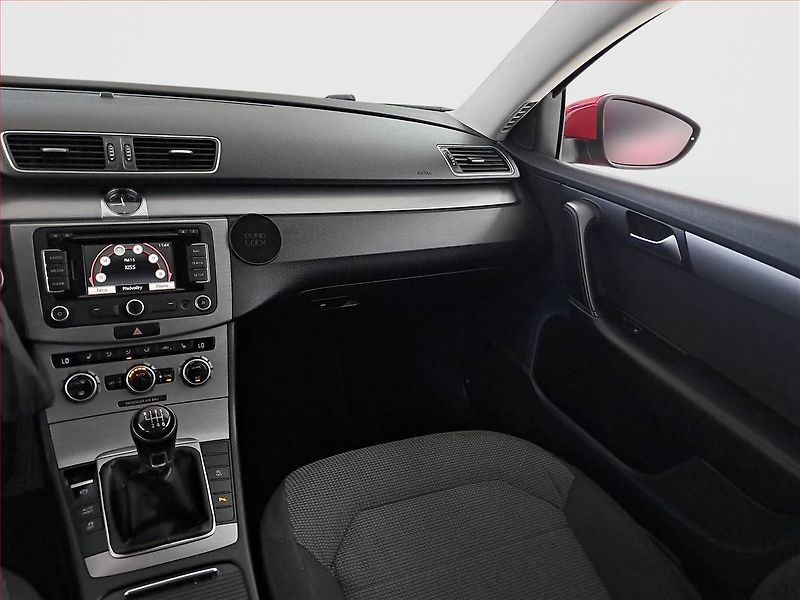 Volkswagen Passat (2014) 2.0 TDI, Navi, Tempomat - fotka 8 z 16