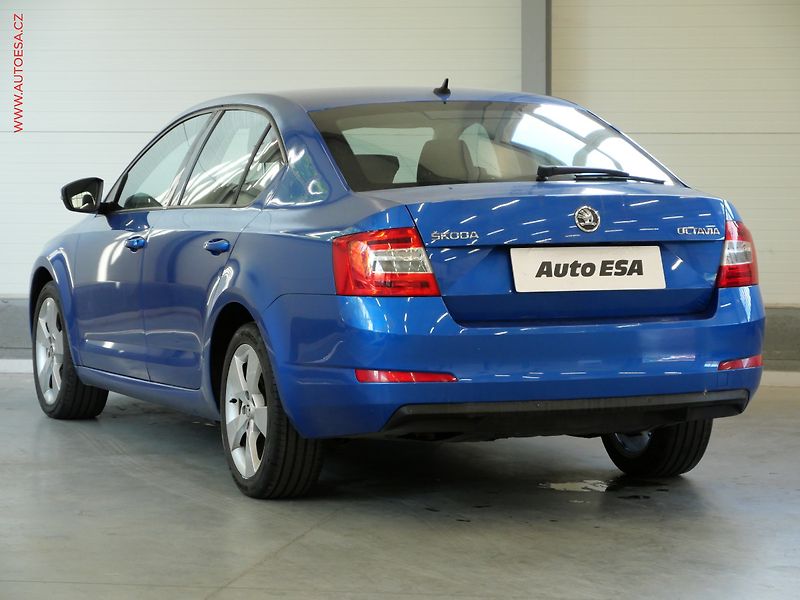 Škoda Octavia (2013) 1.6 TDi, ČR, Elegance - fotka 6 z 23