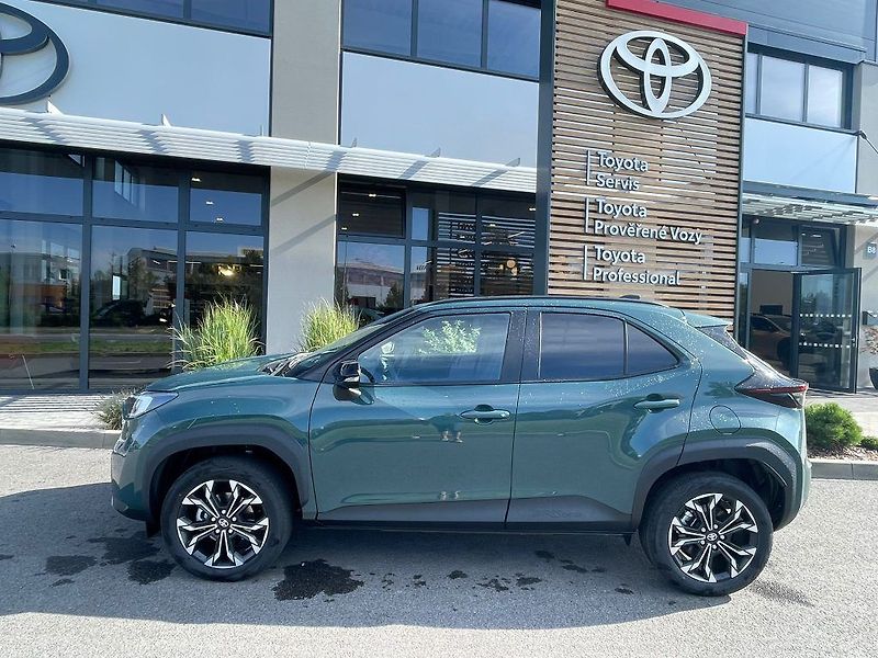Toyota Yaris Cross 1.5 Hybrid 130k FWD Style - fotka 4 z 29
