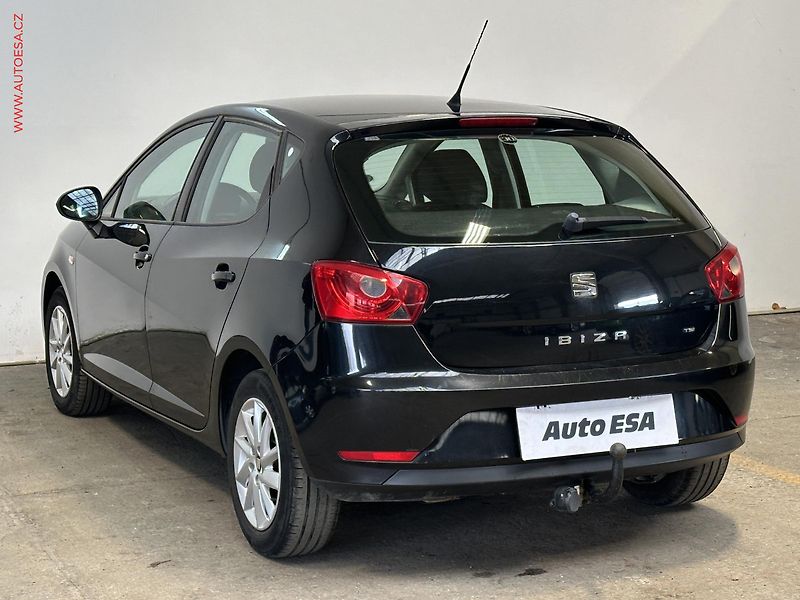 Seat Ibiza (2014) 1.2 TSi, Style, TZ, kola - fotka 4 z 19