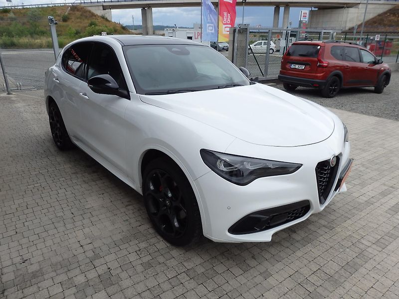 Alfa Romeo Stelvio 2.0 TURBO Q4 TRIBUTO ITALIANO - fotka 3 z 20