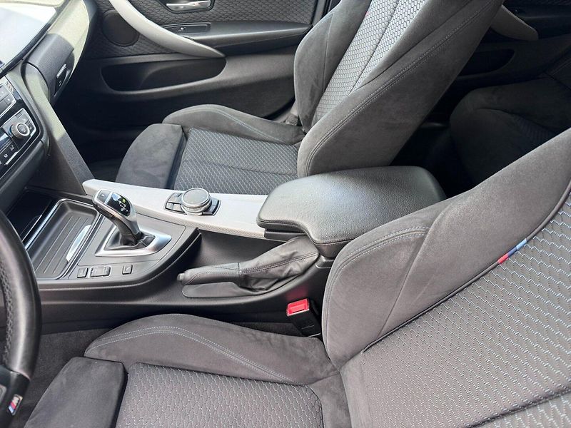 BMW Řada 4 (2016) 420D 2,0 135KW XDRIVE MPACKET - fotka 35 z 50