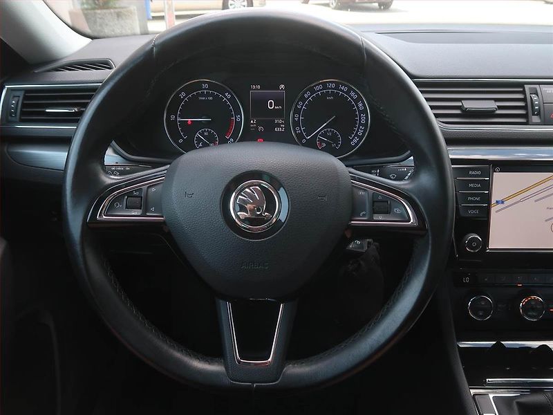 Škoda Superb (2016) Style 2.0 TDI, Navi, Bi-Xenony - fotka 18 z 19