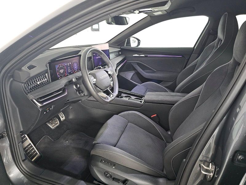 Škoda Superb (2025) 1.5TSi 110kW SPORTLINE TAŽNÉ - fotka 6 z 31