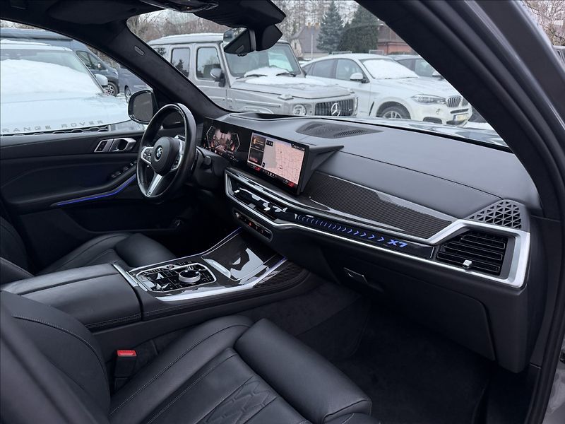 BMW X7 40d Xdrive Msport - fotka 10 z 40