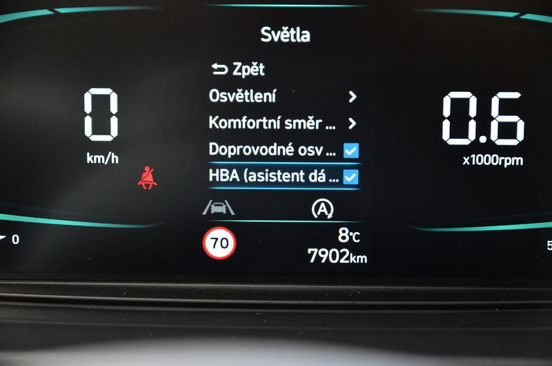 Hyundai i20 (2024) 1.2i 62kW / ČR / 8.000km - fotka 27 z 37