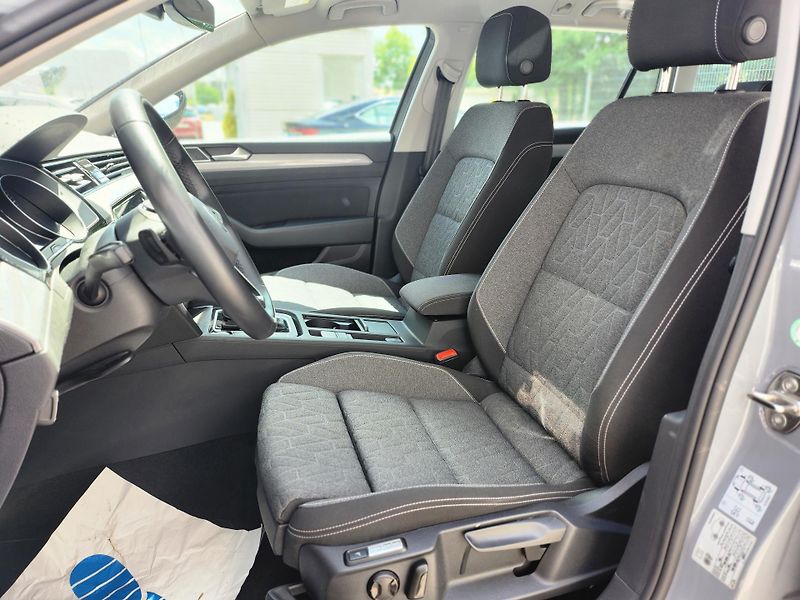 Volkswagen Passat 2.0TDI 110kw DSG Variant - fotka 10 z 26