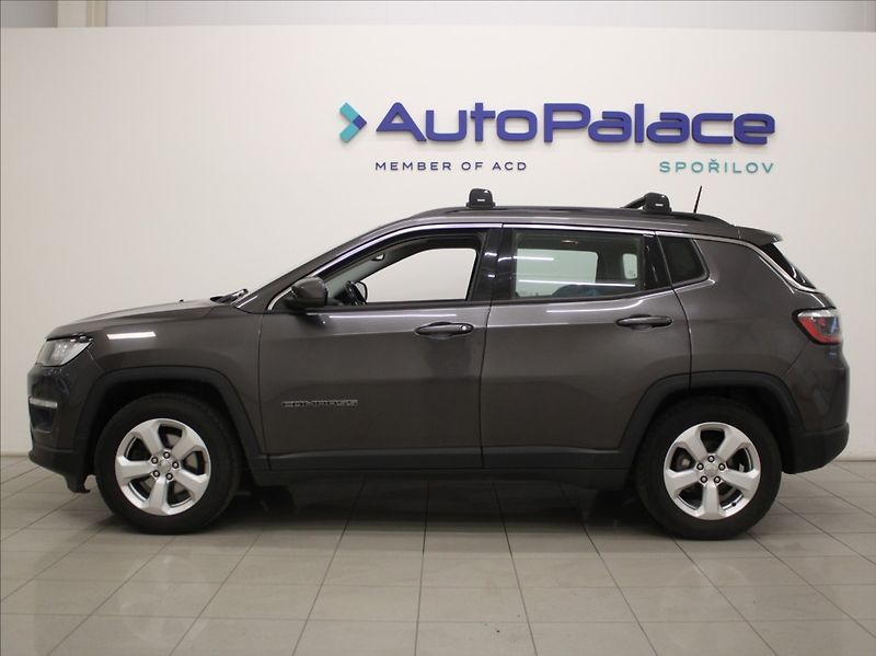 Jeep Compass 1,6 MultiJet 88kW VÝPRODEJ! - fotka 5 z 18