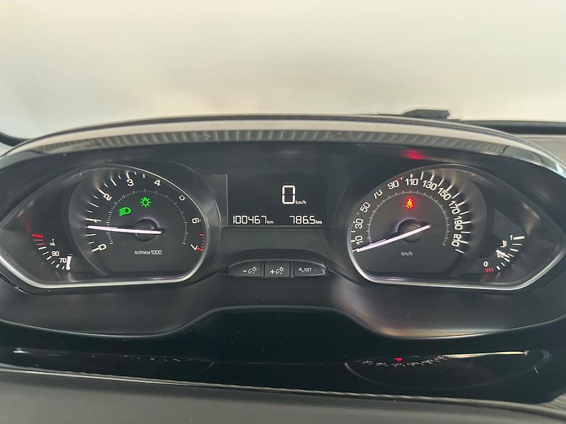 Peugeot 208 1,2 Puretech, tempomat, ČR - fotka 10 z 16