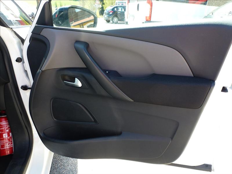 Citroën C4 Picasso 1,2 Pure Tech 110 Nové rozvody - fotka 25 z 42