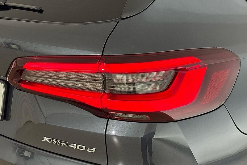 BMW X5 xDrive40d - fotka 5 z 29