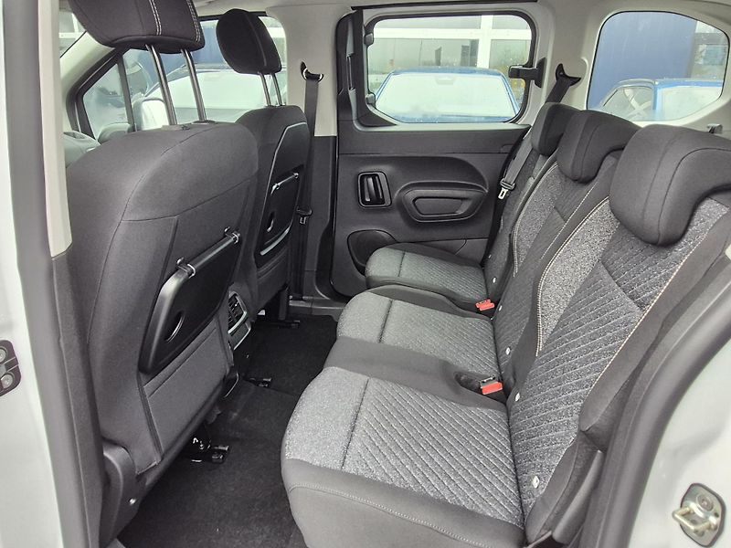 Peugeot Rifter (2026) ALLURE BlueHDi 100 S&S MAN6 N1 - fotka 9 z 22