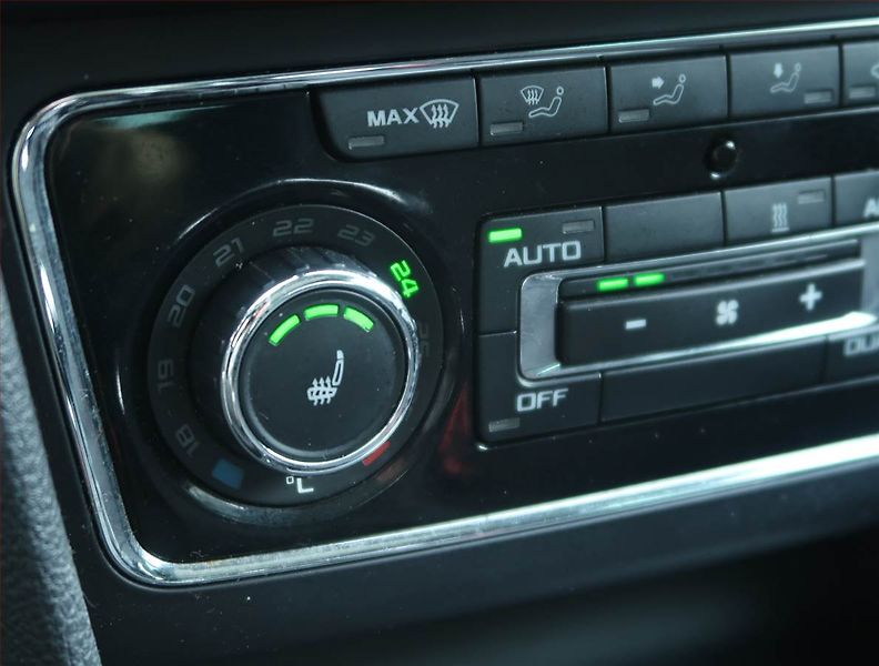 Škoda Superb (2012) Elegance 2.0 TSI, Automat - fotka 18 z 22