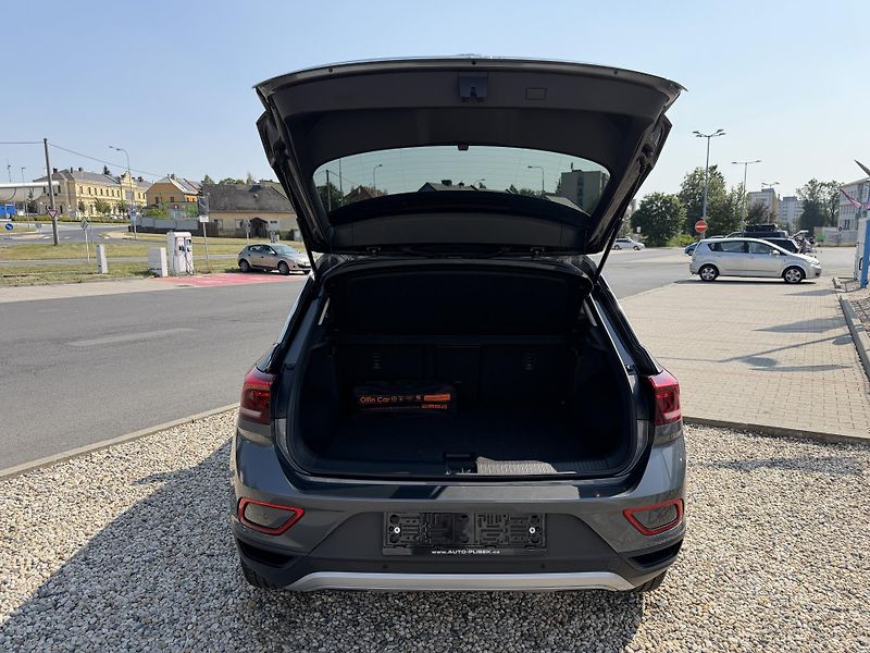 Volkswagen T-Roc 1,5 TSi/110kW LIFE - DSG,TZ,.. - fotka 52 z 64