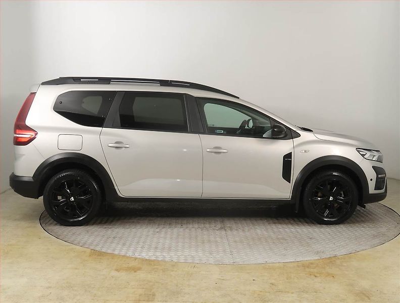 Dacia Jogger (2022) 1.0 TCe, 7 míst, Navi - fotka 6 z 23