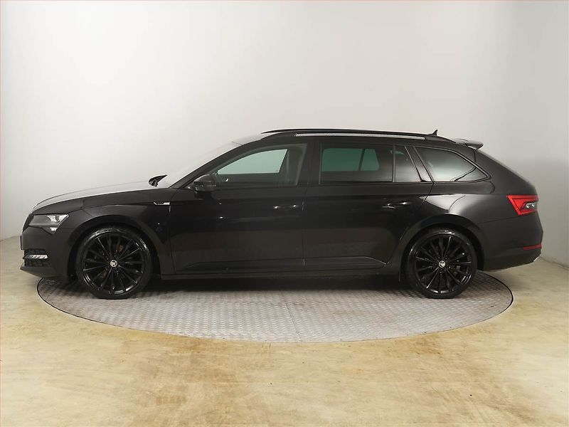 Škoda Superb (2020) Sportline 1.5 TSI - fotka 3 z 28