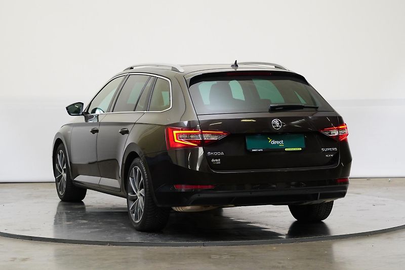 Škoda Superb - fotka 7 z 30