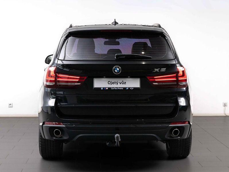 BMW X5 xDrive30d - fotka 4 z 23