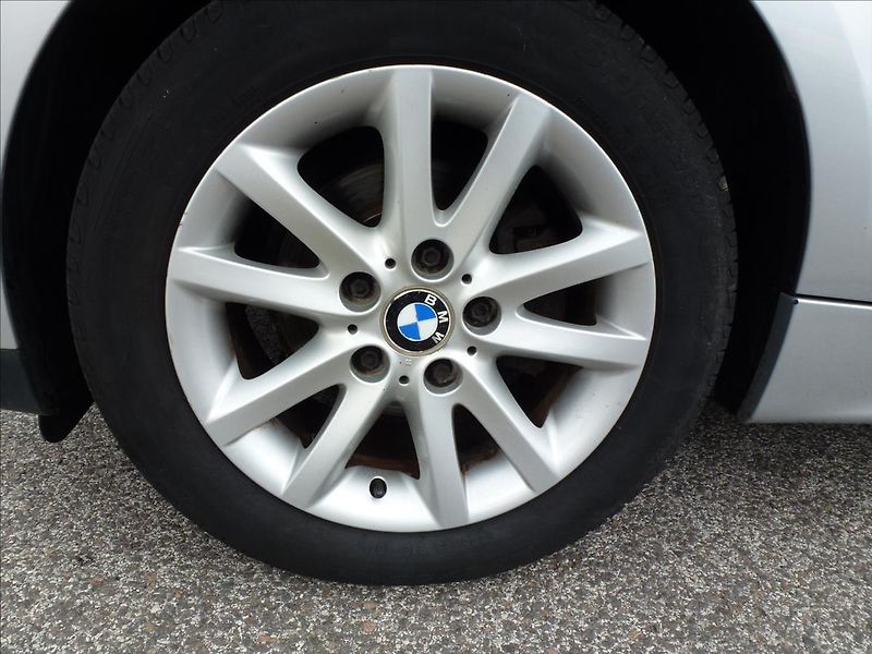 BMW Řada 1 1,6 116i Velmi dobrý stav !!! - fotka 37 z 51