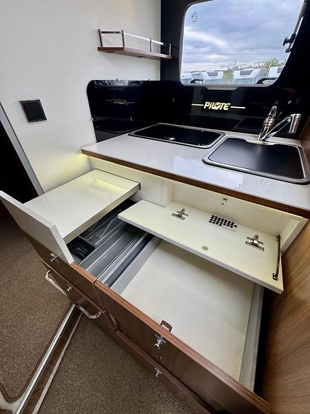 Pilote G700GJ Essentiel *REZERVACE* - fotka 22 z 37