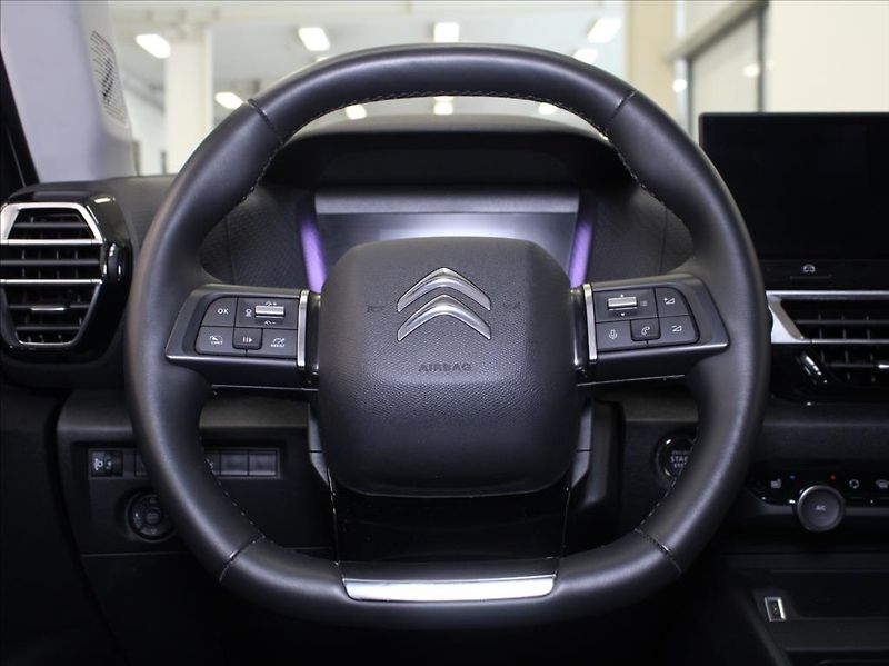 Citroën ë-C4 0,0 50kWH Shine PACK 13 900km! - fotka 9 z 23