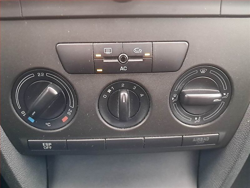 Škoda Octavia (2004) 1.6, nová STK, Tažné - fotka 15 z 17