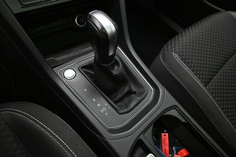 Volkswagen Touran 2,0 TDI 110kW Active Záruka až - fotka 16 z 24